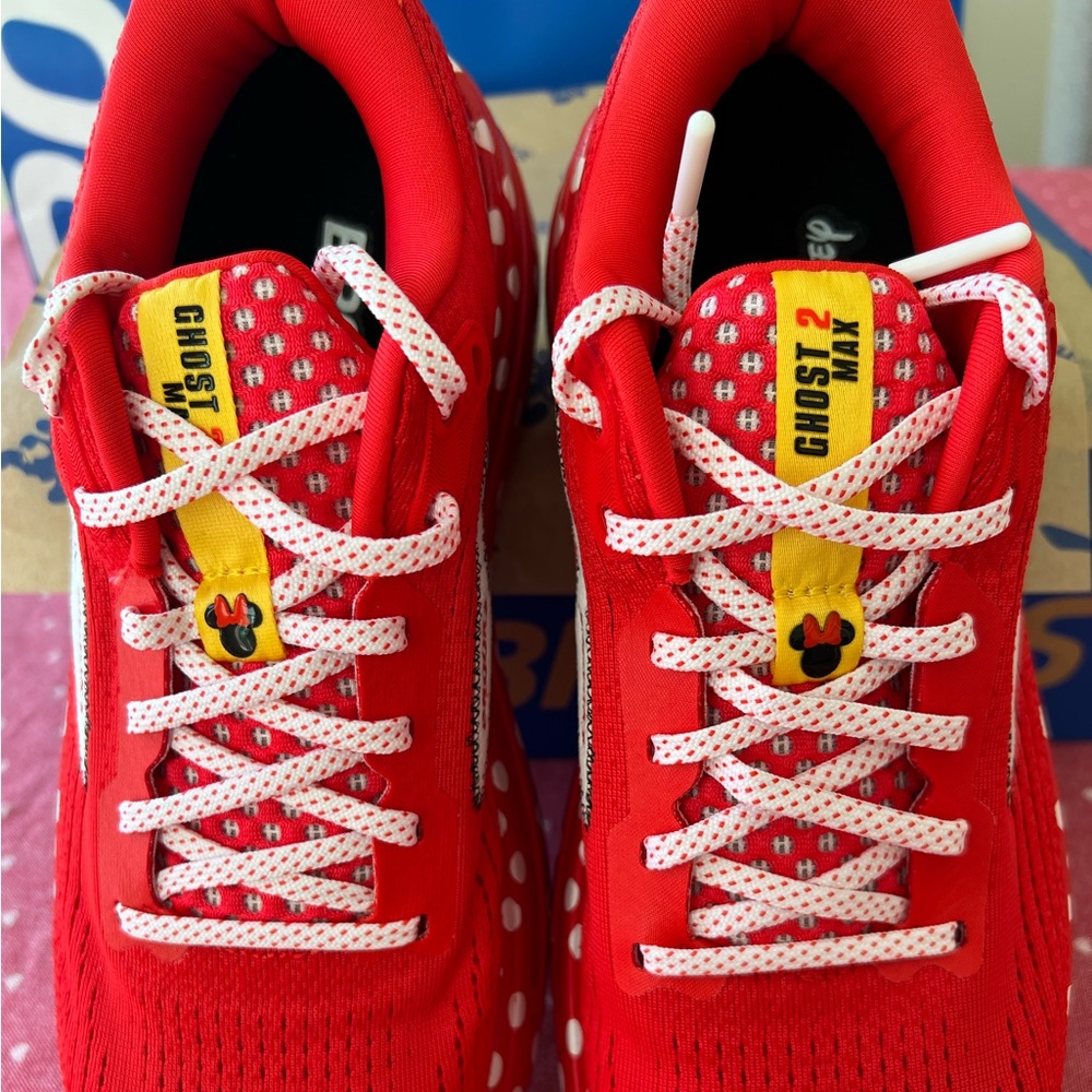 Brooks Ghost Max 2 Minnie Mouse RunDisney Women’s 9 - Picture 3 of 4
